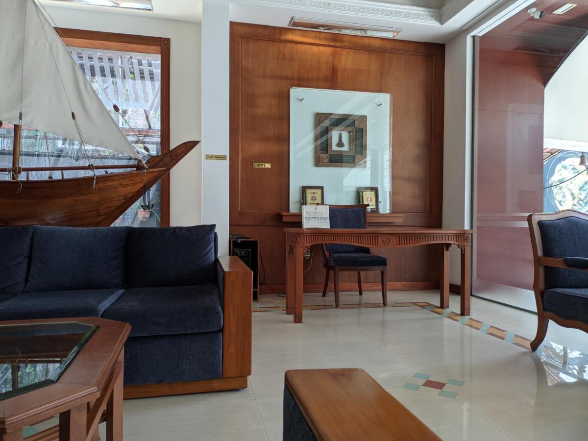 Presidency Kochi City Centre Eksteriør billede