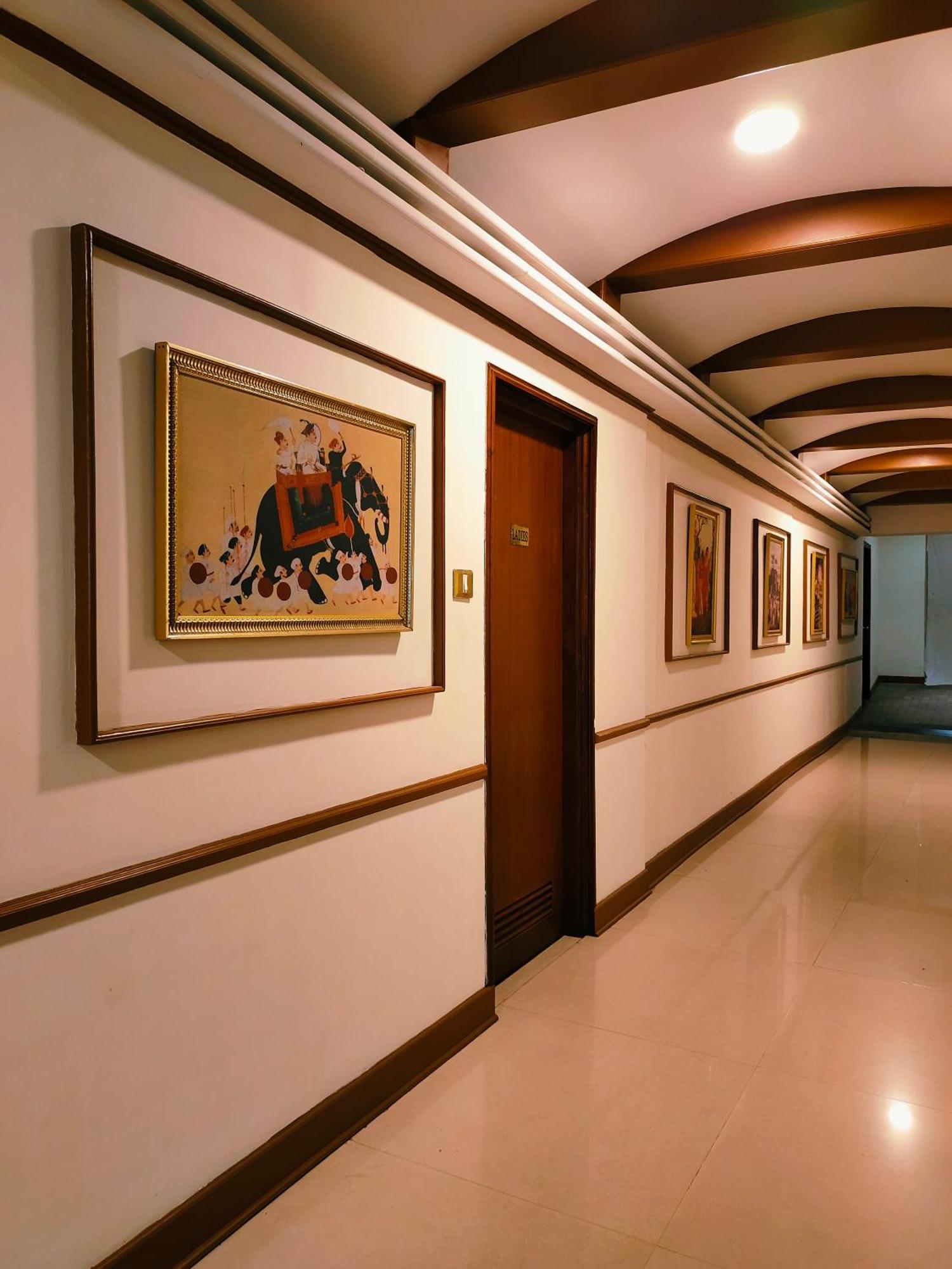 Presidency Kochi City Centre Eksteriør billede