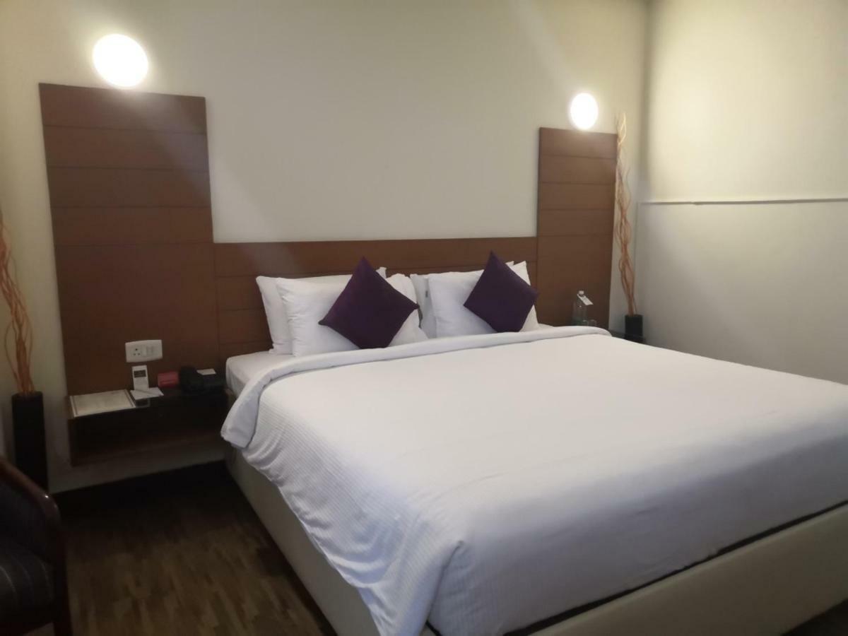 Presidency Kochi City Centre Eksteriør billede