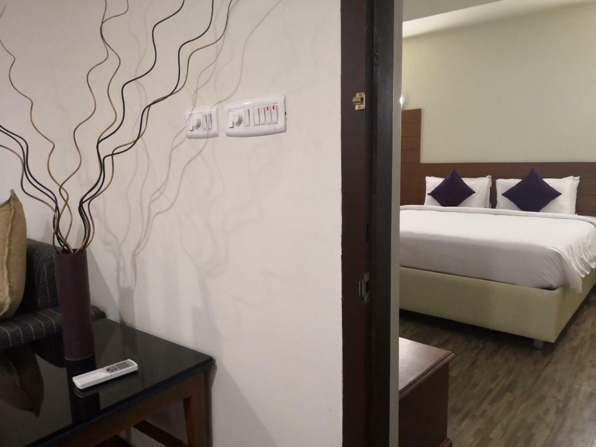 Presidency Kochi City Centre Eksteriør billede