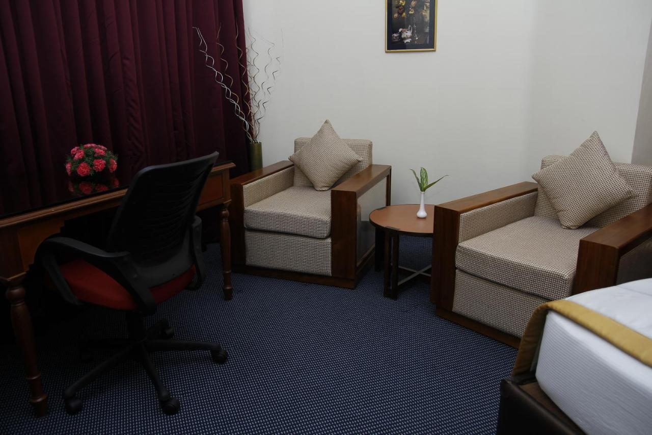 Presidency Kochi City Centre Eksteriør billede