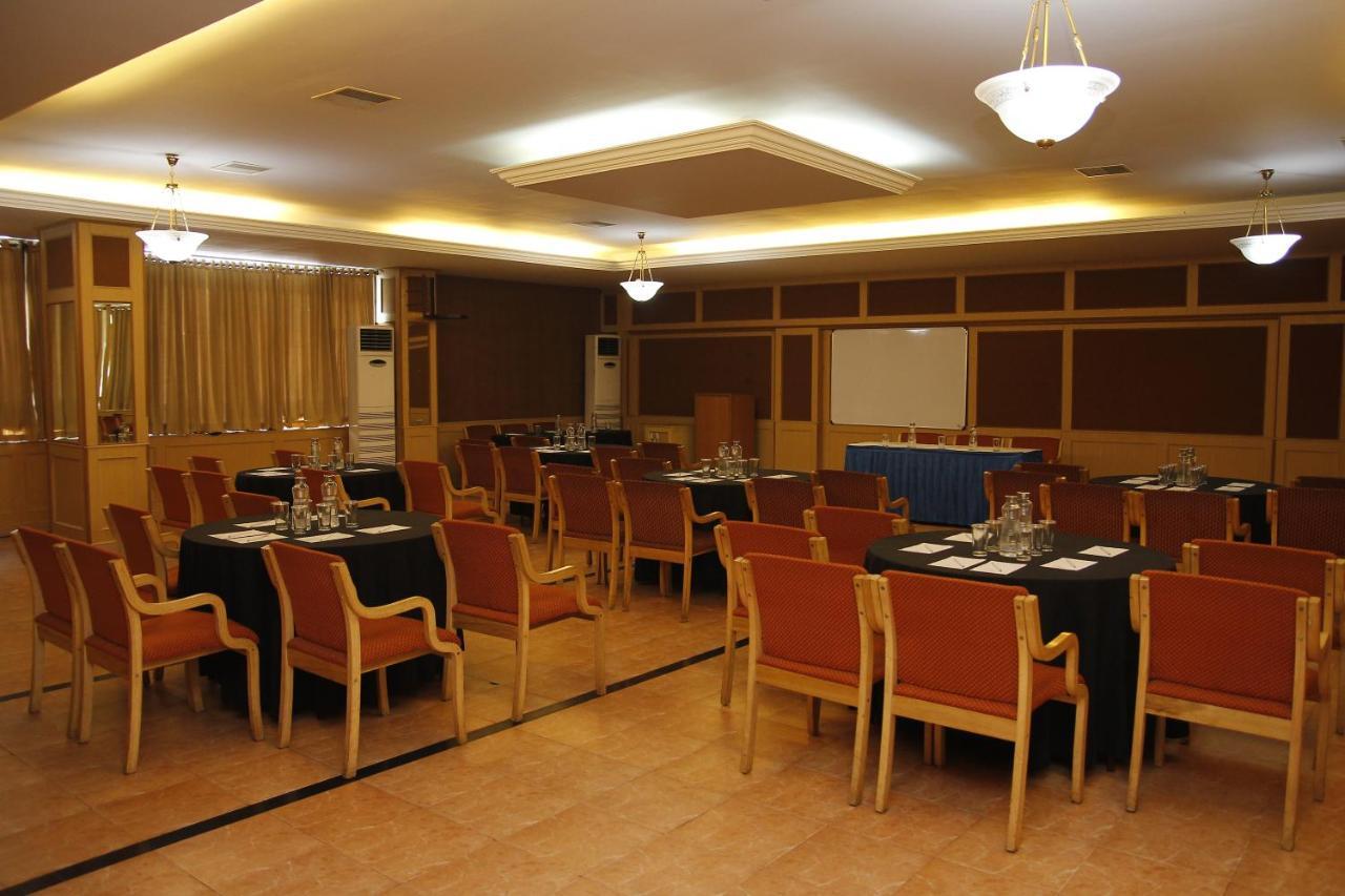 Presidency Kochi City Centre Eksteriør billede