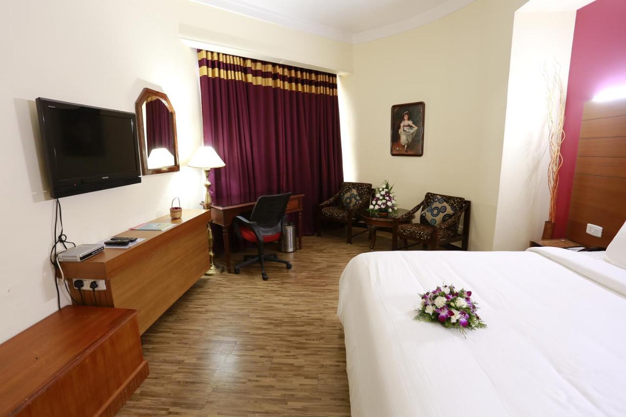 Presidency Kochi City Centre Eksteriør billede