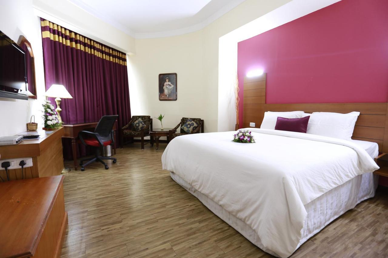 Presidency Kochi City Centre Eksteriør billede