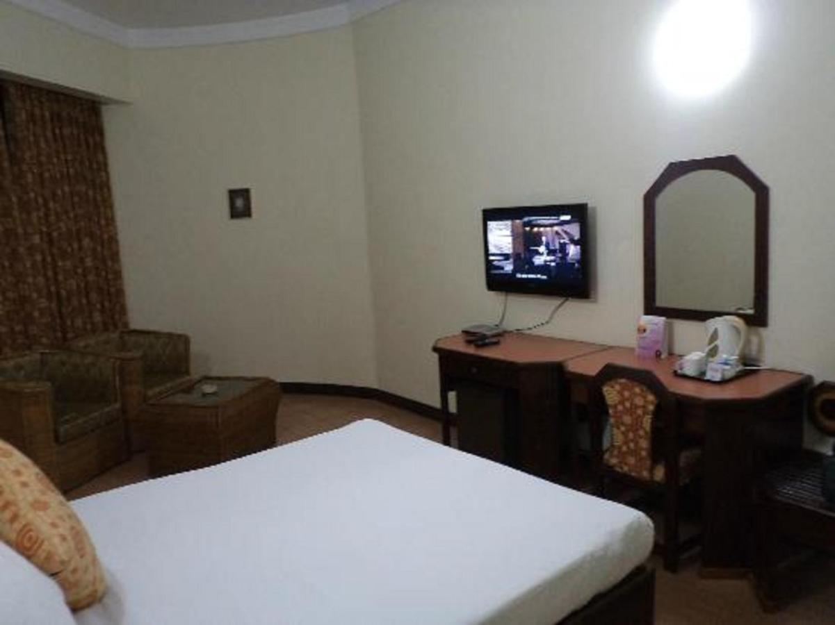 Presidency Kochi City Centre Eksteriør billede